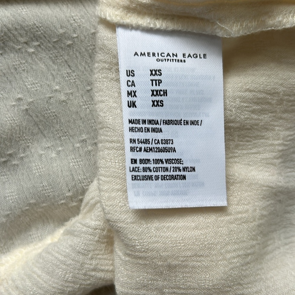 American Eagle cream colored crocheted boho fashion top sizes at XXS - Picture 11 of 11